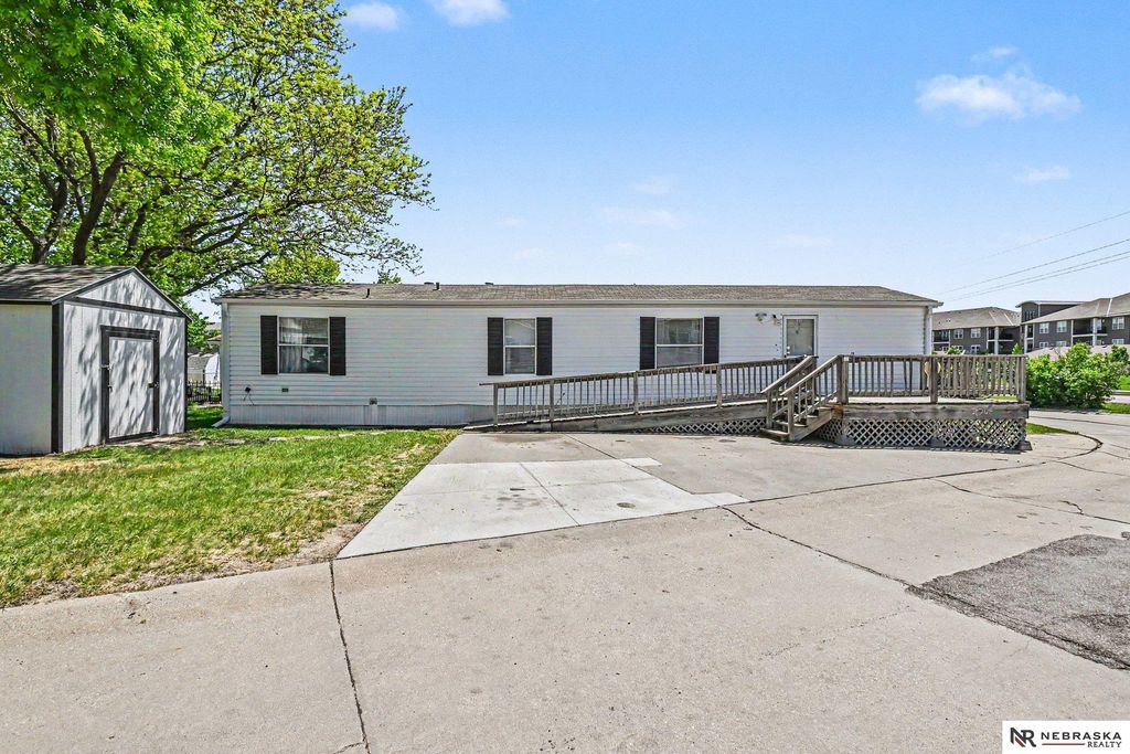 910 W 6th ST Lot 23 Street, Papillion, NE 68046