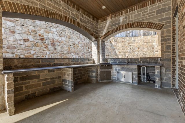 1116 Excalibur Boulevard, Lewisville, TX 75056