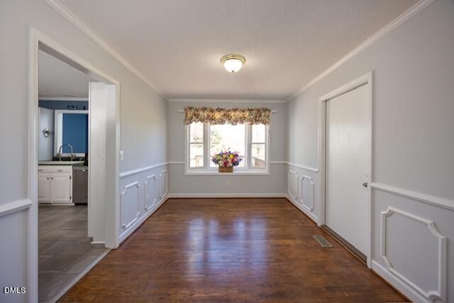 1000 High House Road, Clinton, NC 28328