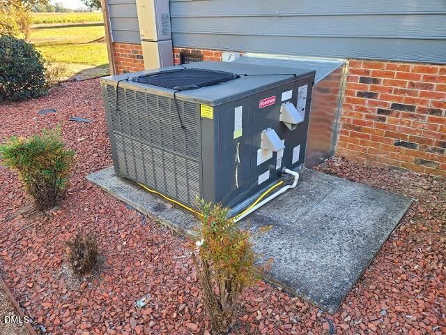 1000 High House Road, Clinton, NC 28328