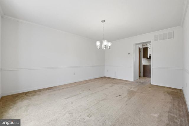1 GLEN MEADOW DR, Glen Mills, PA 19342