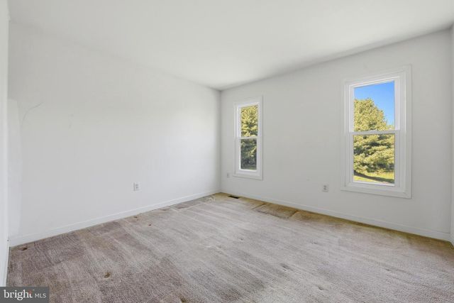 1 GLEN MEADOW DR, Glen Mills, PA 19342