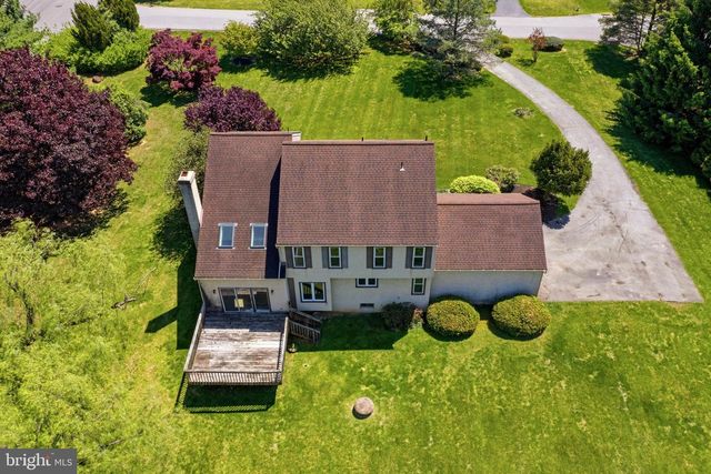 1 GLEN MEADOW DR, Glen Mills, PA 19342
