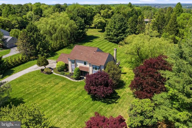 1 GLEN MEADOW DR, Glen Mills, PA 19342