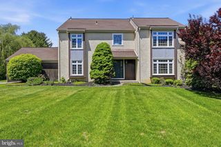 1 GLEN MEADOW DR, Glen Mills, PA 19342