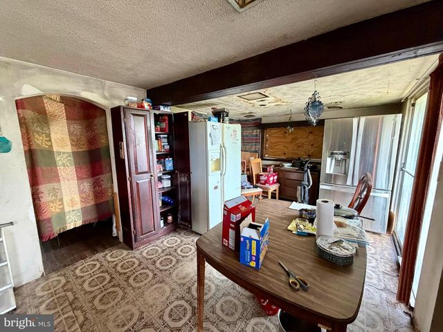 1124 N POINT RD, Baltimore, MD 21222