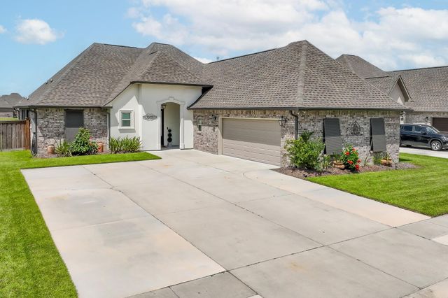 355 Madio Drive, Houma, LA 70364