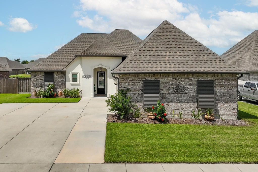 355 Madio Drive, Houma, LA 70364