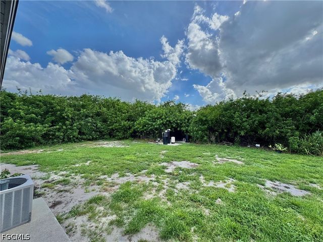 142 Harry AVE S, Lehigh Acres, FL 33973