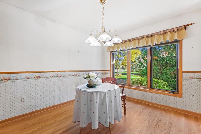 7084 S Fieldstone COURT, Franklin, WI 53132