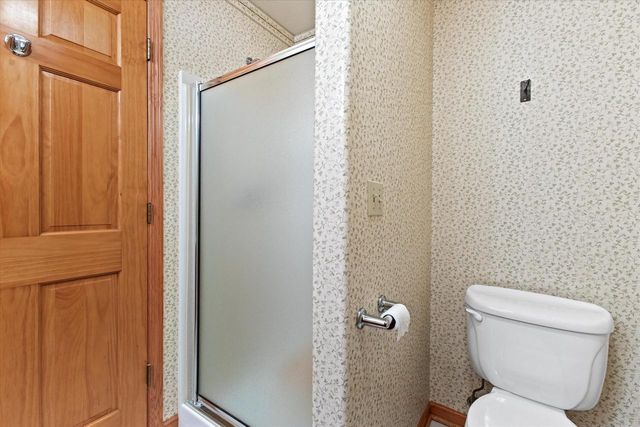 7084 S Fieldstone COURT, Franklin, WI 53132