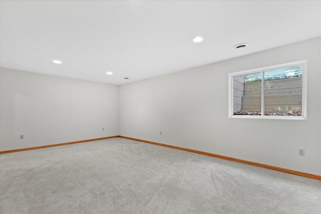 7084 S Fieldstone COURT, Franklin, WI 53132