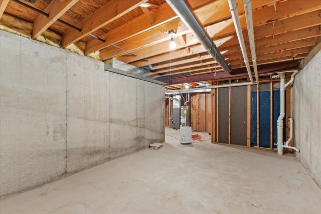 7084 S Fieldstone COURT, Franklin, WI 53132