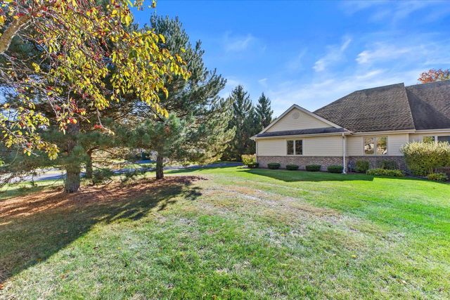 7084 S Fieldstone COURT, Franklin, WI 53132