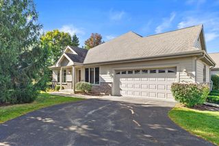 7084 S Fieldstone COURT, Franklin, WI 53132