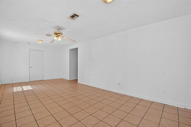 803 Hays Street, Cleveland, TX 77327