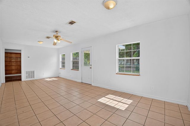 803 Hays Street, Cleveland, TX 77327