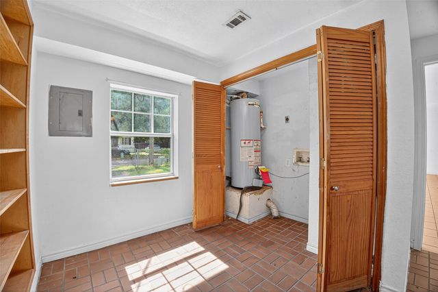 803 Hays Street, Cleveland, TX 77327