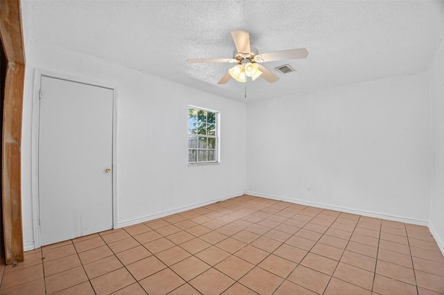 803 Hays Street, Cleveland, TX 77327