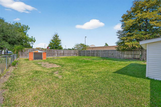 803 Hays Street, Cleveland, TX 77327