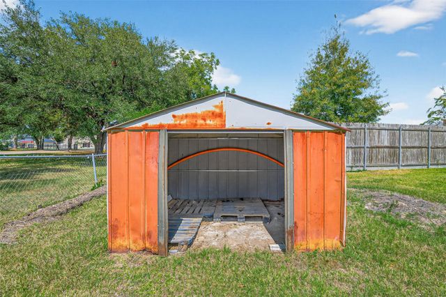 803 Hays Street, Cleveland, TX 77327