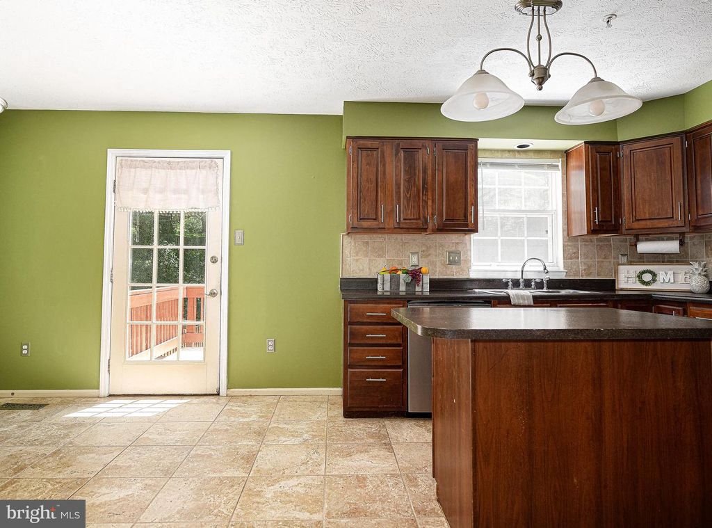 Image 11 of property listing at 405 ASHTON LN, Abingdon, MD 21009