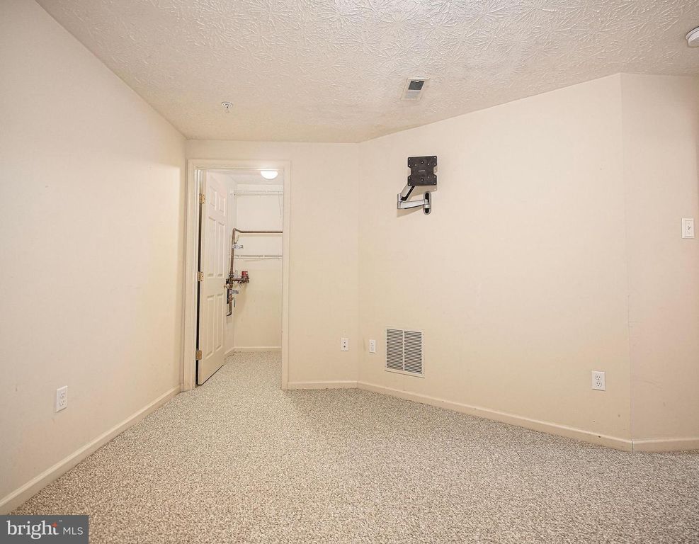 Image 25 of property listing at 405 ASHTON LN, Abingdon, MD 21009