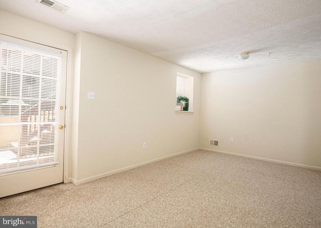 Image 27 of property listing at 405 ASHTON LN, Abingdon, MD 21009