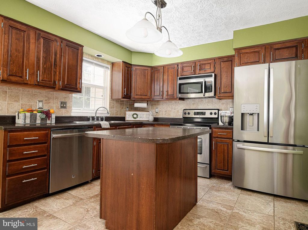 Image 6 of property listing at 405 ASHTON LN, Abingdon, MD 21009