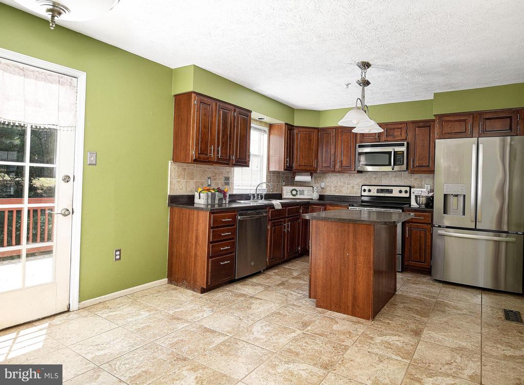 Image 9 of property listing at 405 ASHTON LN, Abingdon, MD 21009