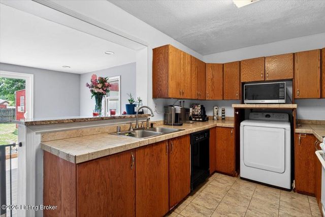 5412 Fruitwood Dr, Louisville, KY 40272