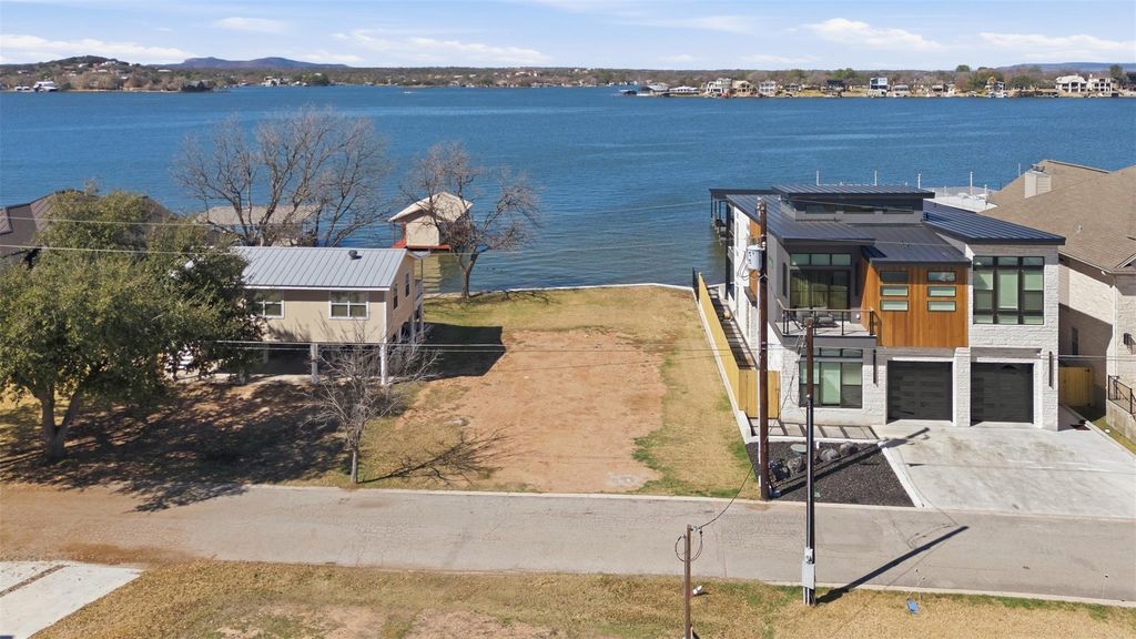 1106 Impala DR, Granite Shoals, TX 78654