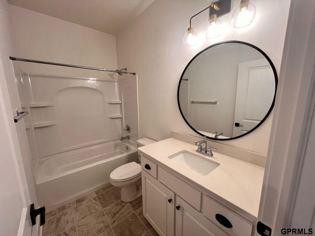 7710 S 198TH Avenue, Gretna, NE 68028