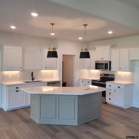 7710 S 198TH Avenue, Gretna, NE 68028