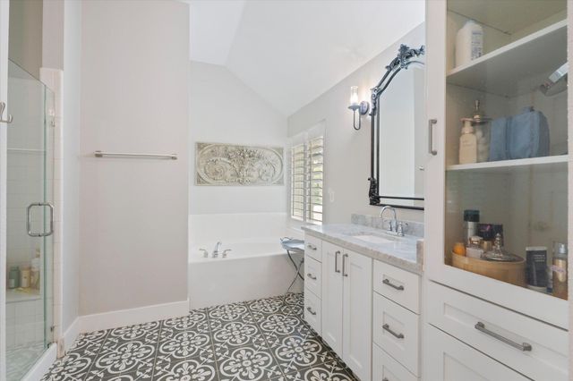 147 Long Wood Avenue Ave, Lakeway, TX 78734