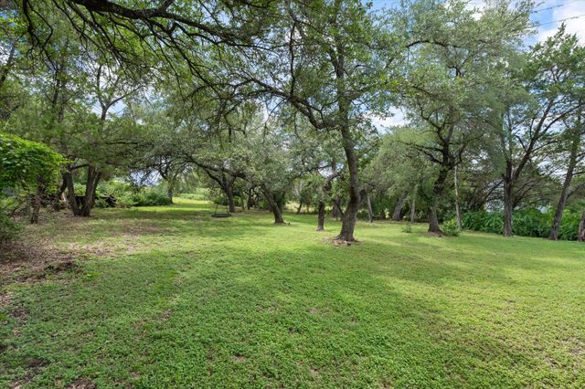 147 Long Wood Avenue Ave, Lakeway, TX 78734