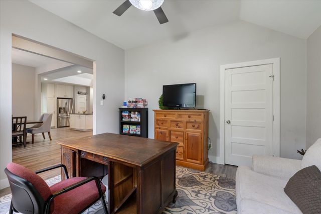 147 Long Wood Avenue Ave, Lakeway, TX 78734