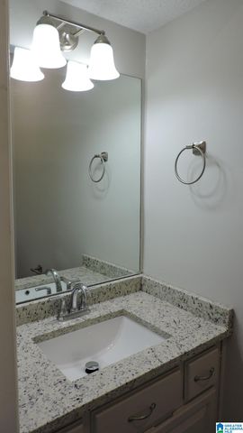 2202 Ascot Ln, Birmingham, AL 35216