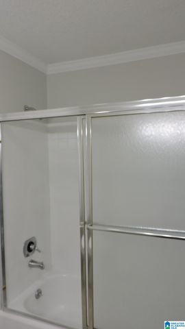 2202 Ascot Ln, Birmingham, AL 35216