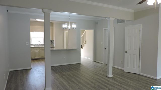 2202 Ascot Ln, Birmingham, AL 35216