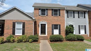 2202 Ascot Ln, Birmingham, AL 35216