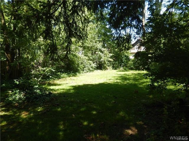 22 Henderson Place, Hamburg, NY 14075