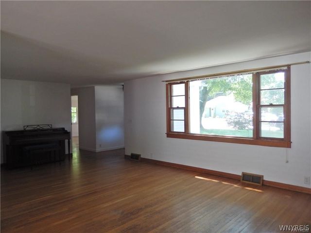 22 Henderson Place, Hamburg, NY 14075