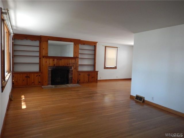 22 Henderson Place, Hamburg, NY 14075