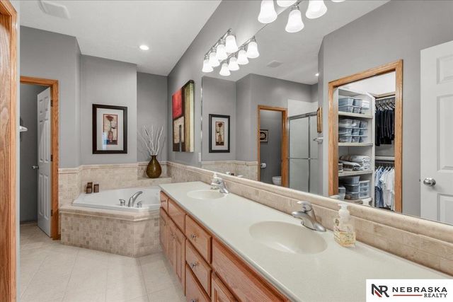 4821 Gleneagle Court, Lincoln, NE 68526