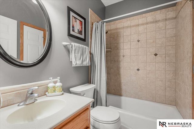 4821 Gleneagle Court, Lincoln, NE 68526
