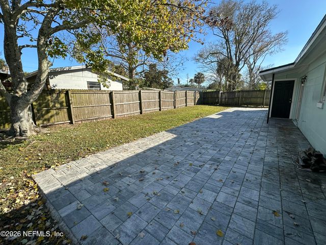 365 SARGO Road, Atlantic Beach, FL 32233