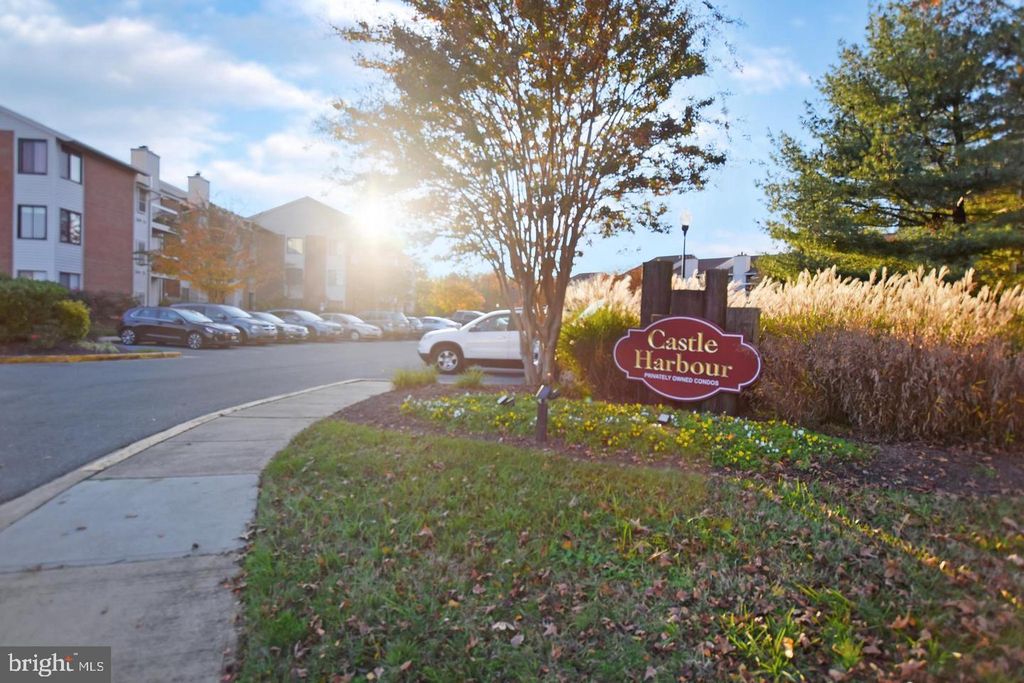 Image 11 of property listing at 1106 CASTLE HARBOUR WAY #2C, Glen Burnie, MD 21060