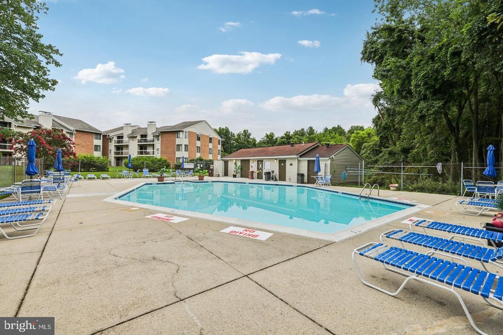 Image 13 of property listing at 1106 CASTLE HARBOUR WAY #2C, Glen Burnie, MD 21060