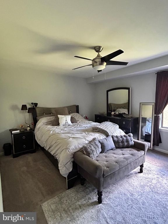 Image 5 of property listing at 1106 CASTLE HARBOUR WAY #2C, Glen Burnie, MD 21060